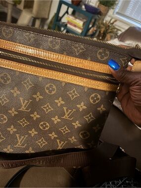 Louis Vuitton Monogram  Messenger Bag in Brown and Cream